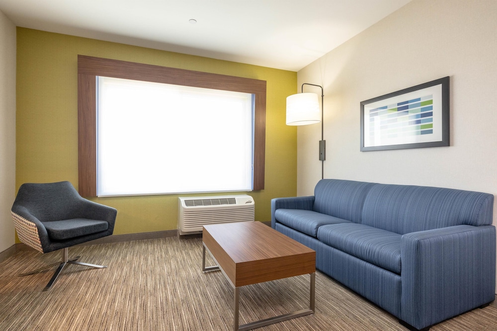 Holiday Inn Express & Suites San Jose Silicon Valley - photo 36