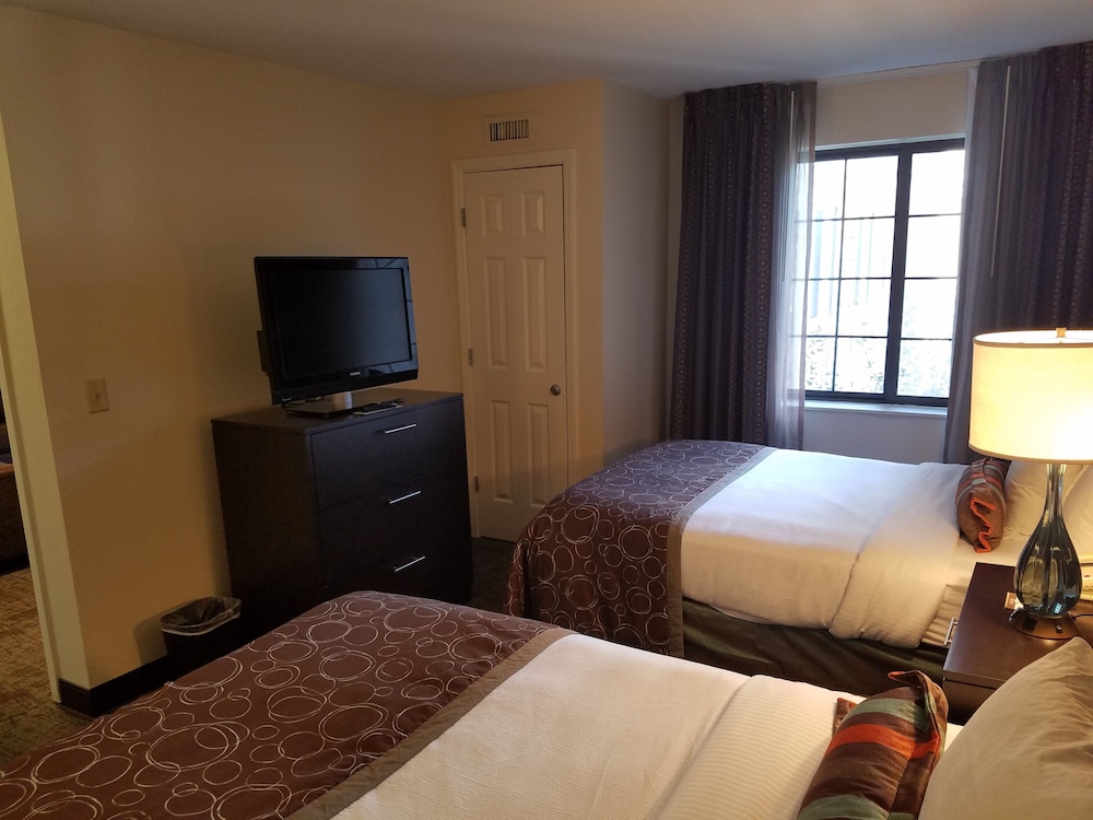 Staybridge Suites Cincinnati North by IHG - photo 14