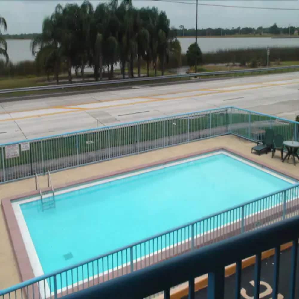 Westmont Inn Lakeland - photo 19