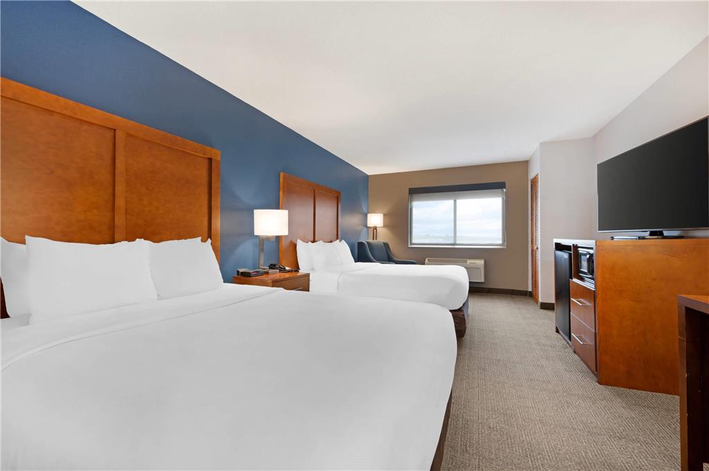 Comfort Inn & Suites North Greenfield - photo 10