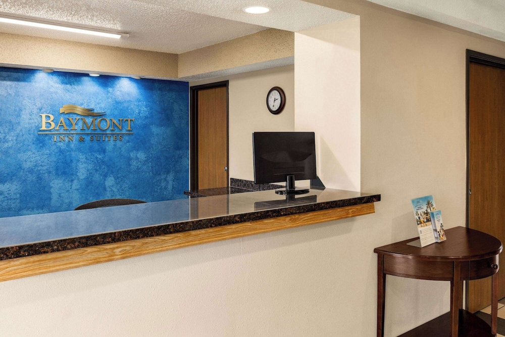 Baymont by Wyndham Cedar Rapids - photo 5
