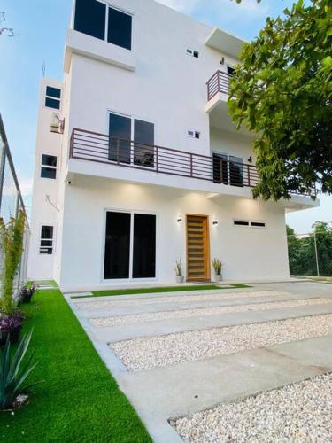 Edificio Nefertari X26 Personas in Flores, Guatemala