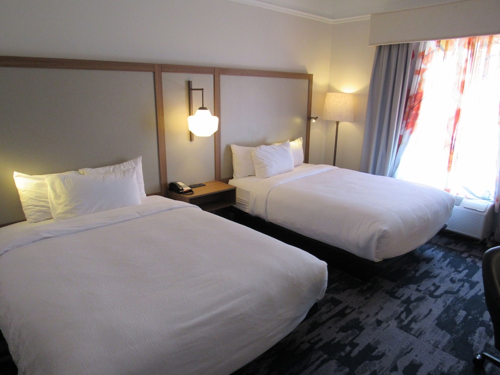 Fairfield Inn & Suites by Marriott Fort Wayne - photo 18