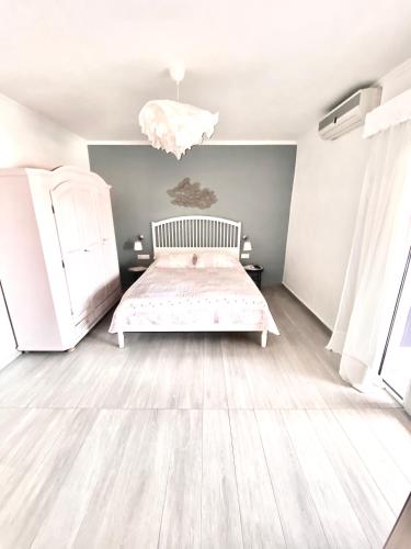 T H E Berlin Studios And Suites — Nea Vrasna — photo 4