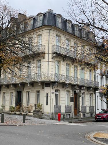 Ground Floor Hauseman Building Close To Thermes in Bagneres-De-Luchon, France
