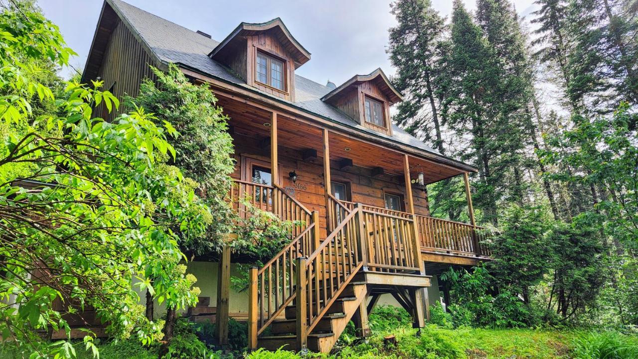 Chalet des Sources SPA Gazebo panoramique — 4-Star Luxury Hotel in Mont-Tremblant, Canada
