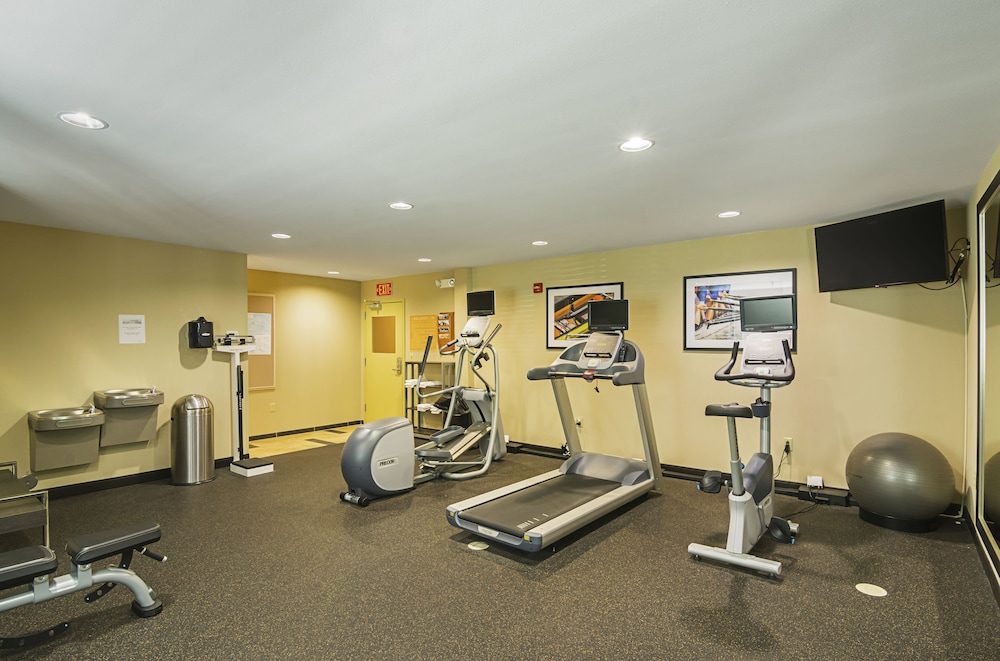 Candlewood Suites Pensacola University Area by IHG - photo 42