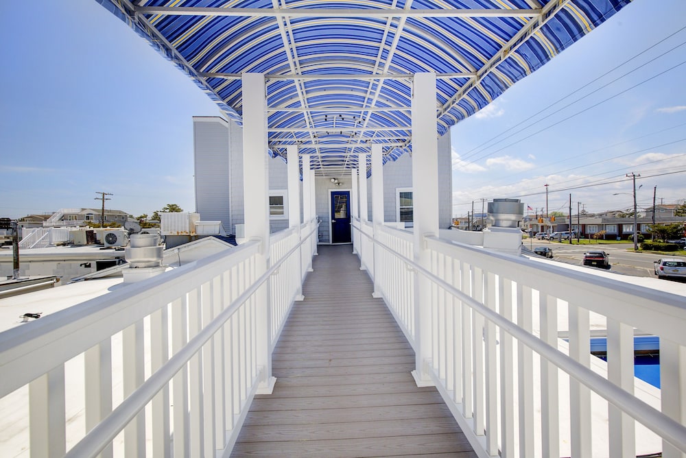 Surf City Hotel - photo 87