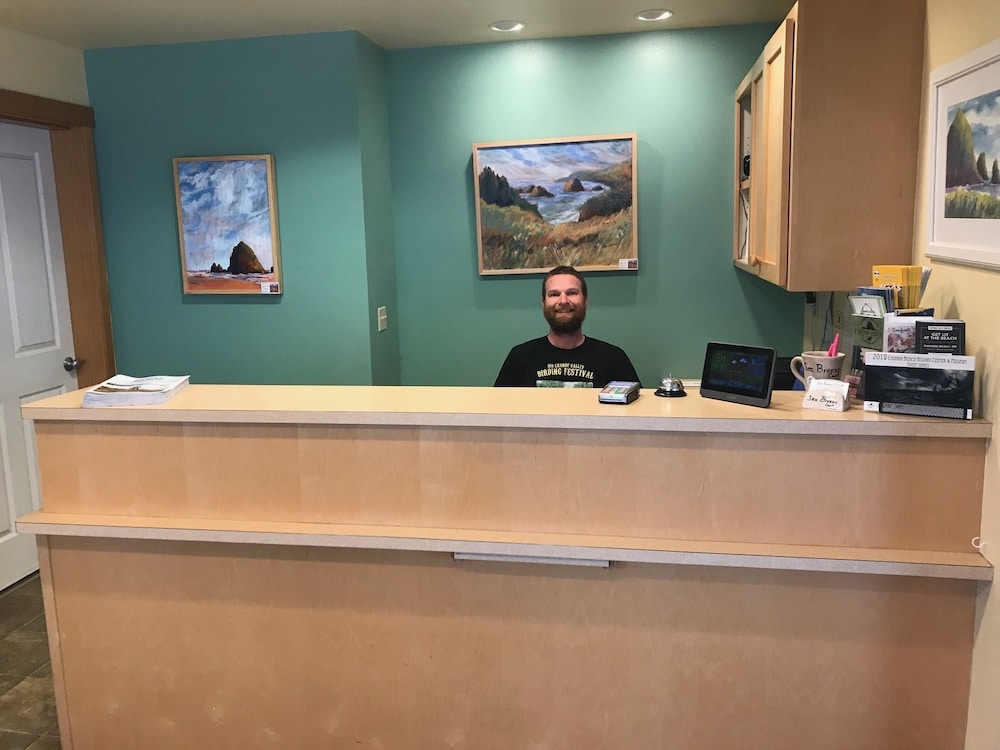 Sea Breeze Court in Cannon Beach, United States