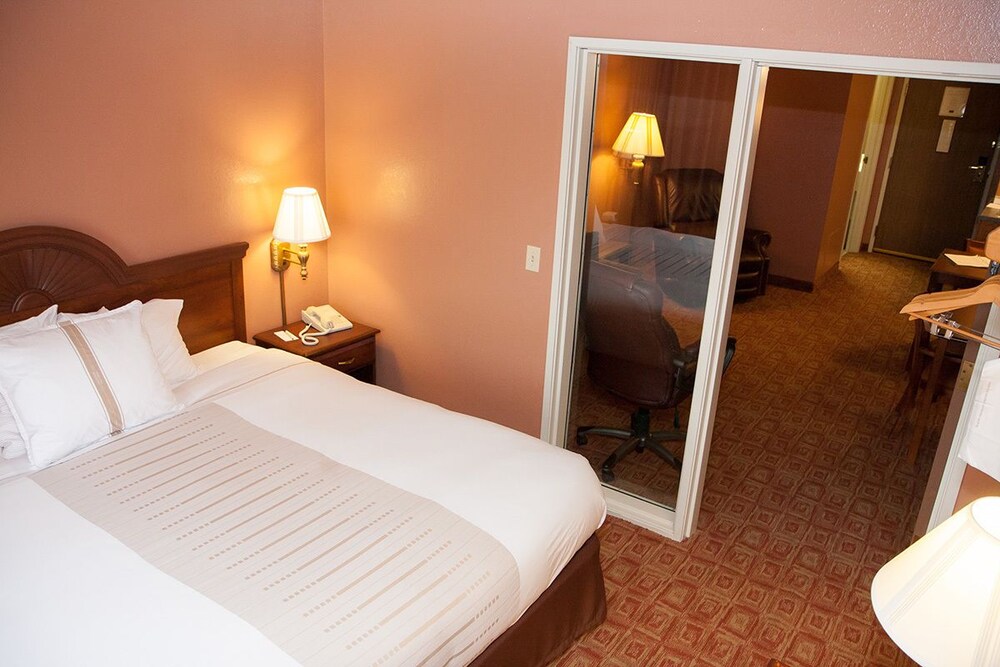 Norland Inn and Suites Roseau - photo 13