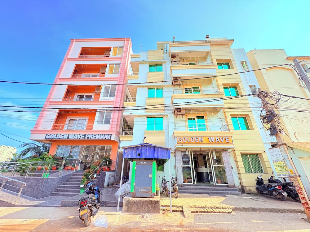 Hotel Golden Wave Puri Near Sea Beach in Puri, India