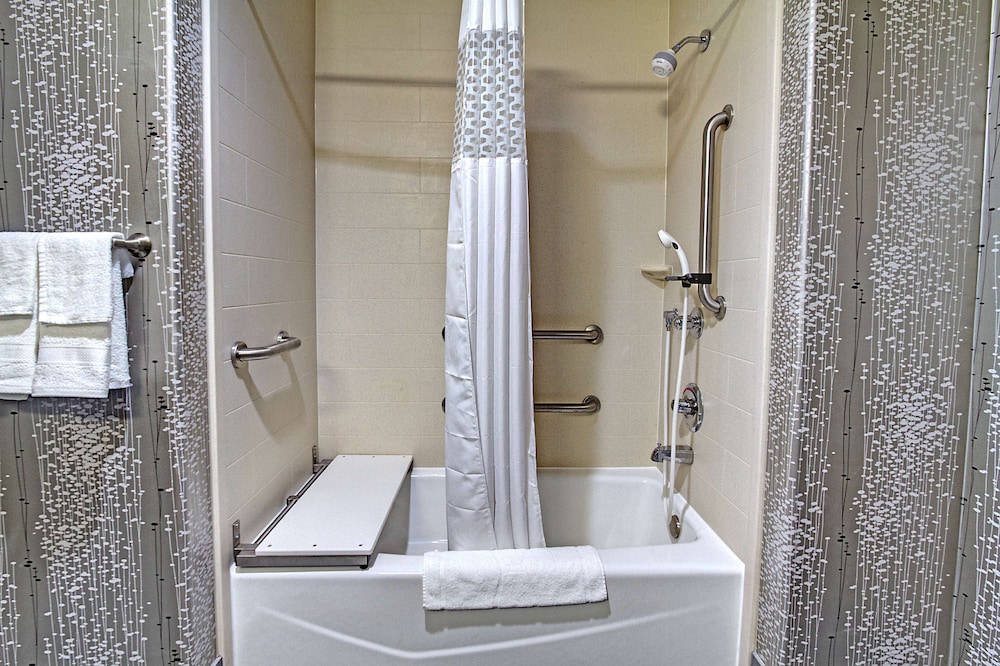 Hampton Inn & Suites Ada - photo 17