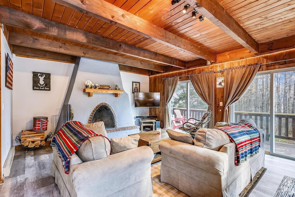 Hemlock Ridge 1D - carbon neutral hotel in Mendon