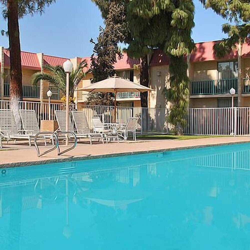 Vacation Inn Phoenix - photo 30