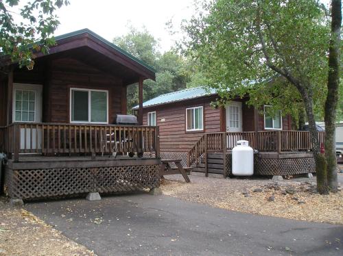Russian River Camping Resort Studio Cabin 4 — Cloverdale
