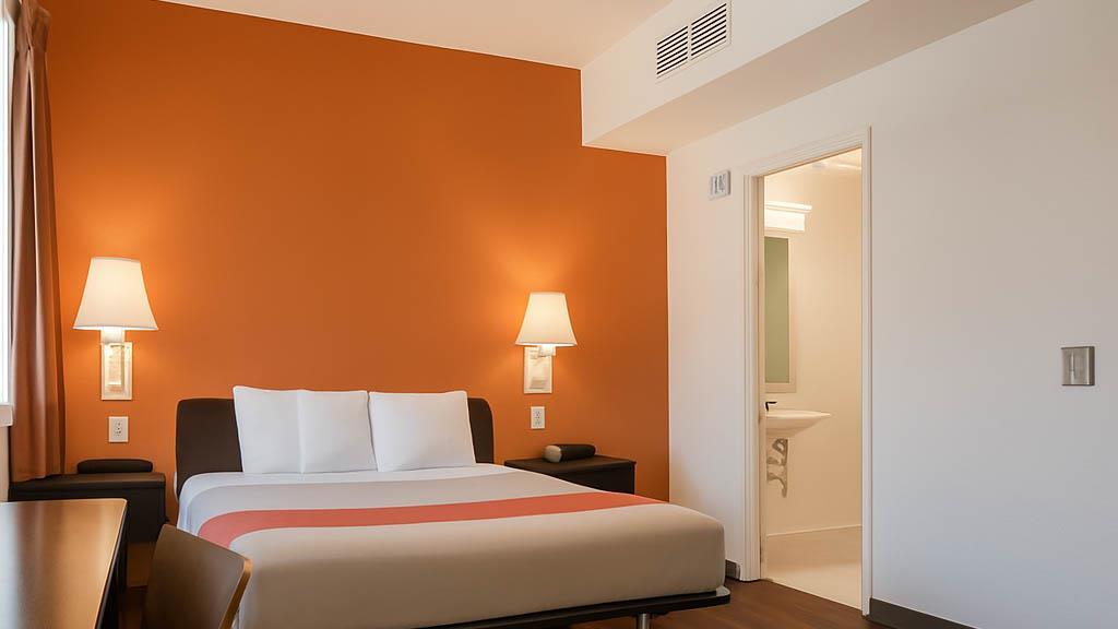 Motel 6 San Diego CA Downtown - photo 32