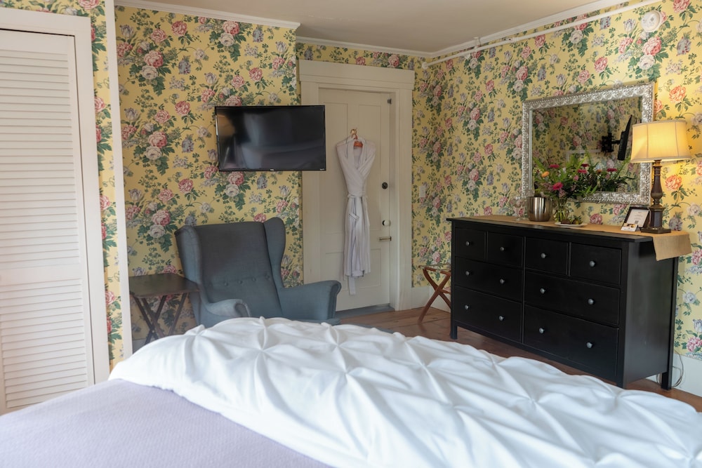 The White Gables Inn - photo 6
