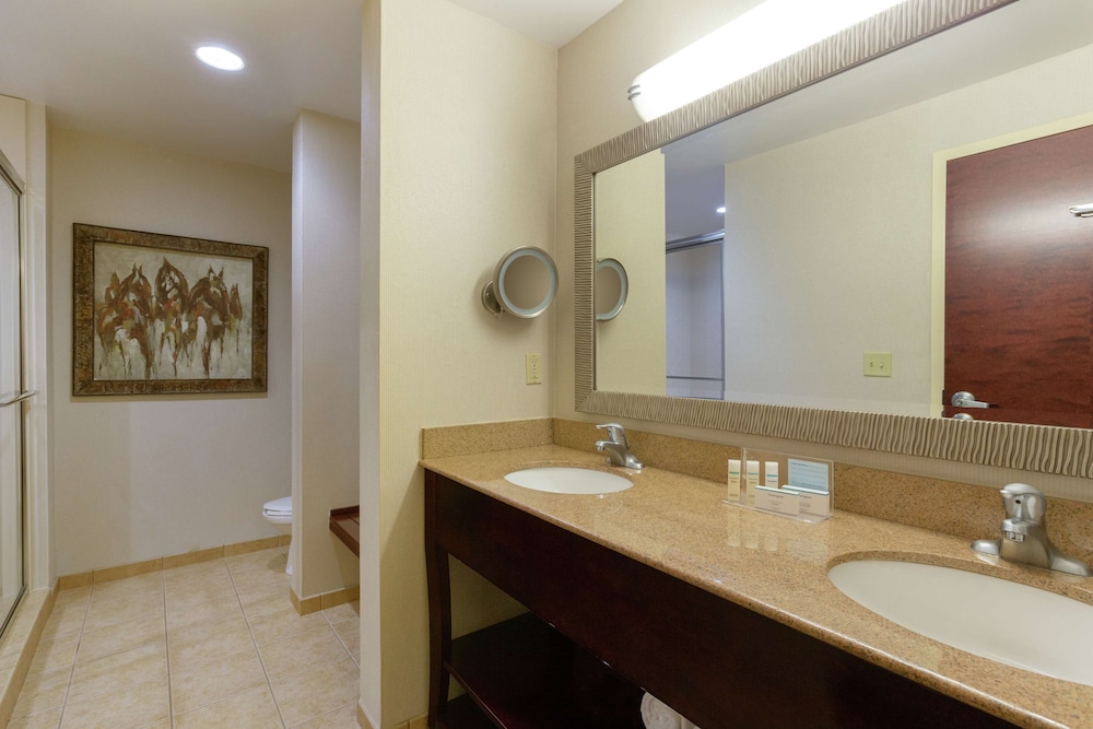 Hampton Inn & Suites Wellington - photo 25