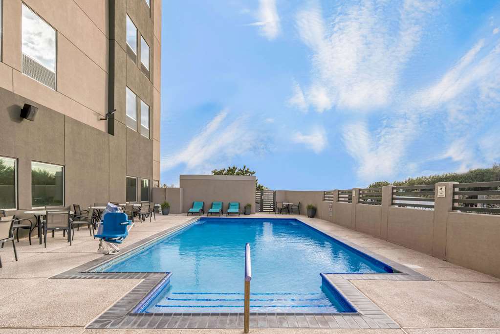La Quinta Inn & Suites by Wyndham McAllen La Plaza Mall - photo 7