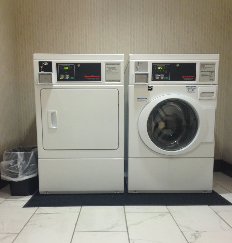 Holiday Inn Express & Suites Greenfield by IHG - photo 27