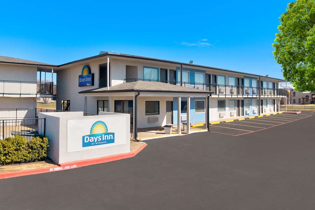 Days Inn by Wyndham Wichita Falls - photo 2