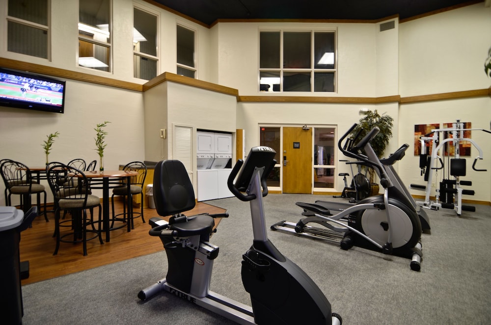 Greenstay Hotel & Suites - photo 33