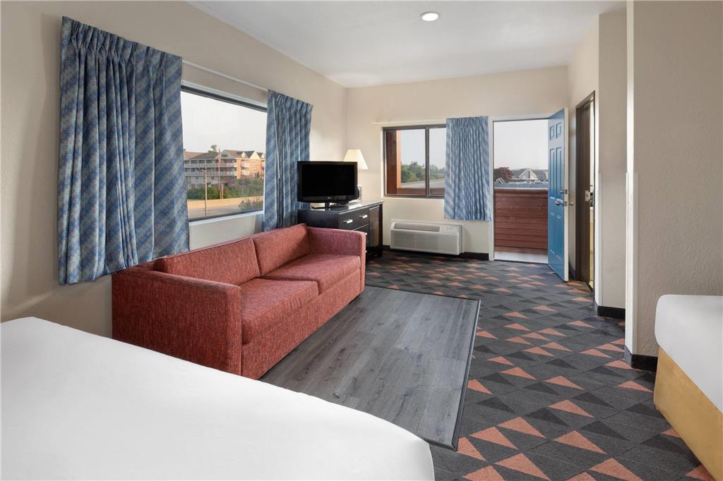 Days Inn by Wyndham Mackinaw City Bridgeview Area - photo 24