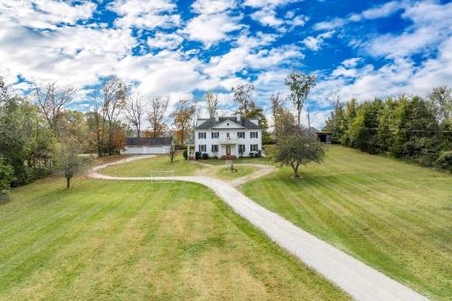 Colonial Manor — Spring Hill — photo 4