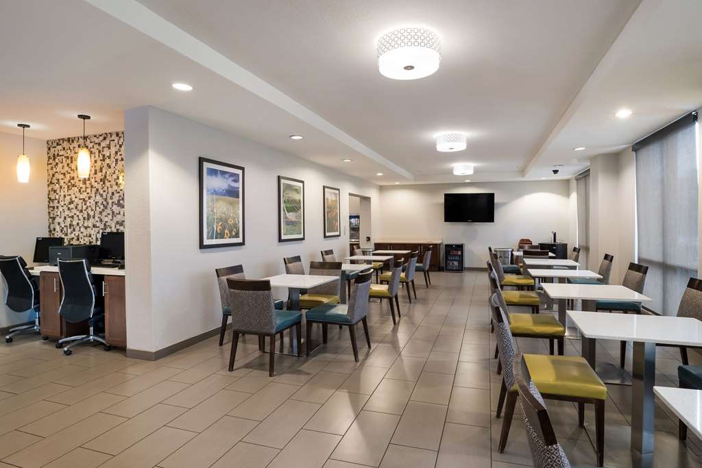 Comfort Inn & Suites Victoria North - photo 43