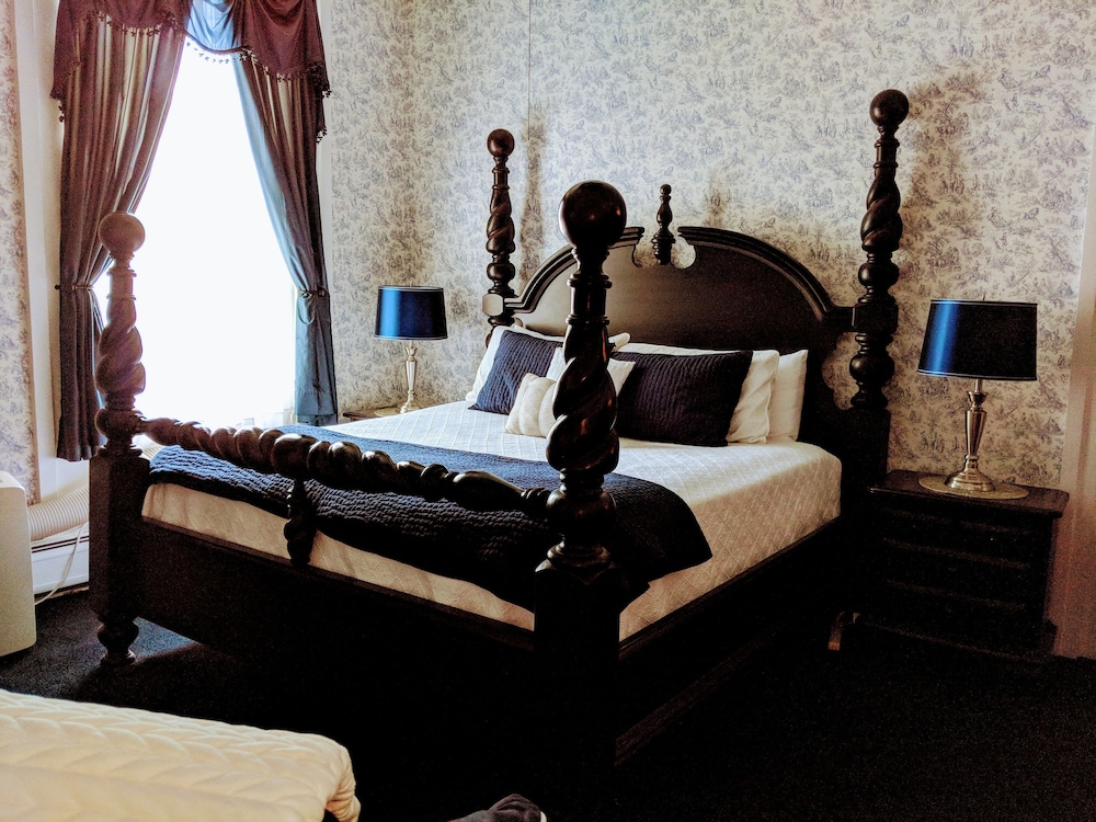 Allegiance Bed and Breakfast - photo 3