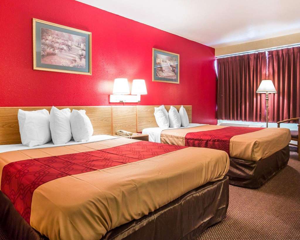 Econo Lodge Atlanta College Park - photo 13