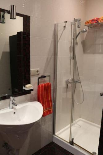Tsiklauri Luxurious Apartment in the City Centre
