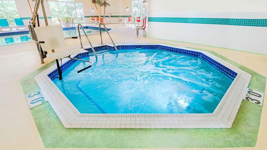 Country Inn & Suites by Radisson Appleton Airport Fox River Mall Area - photo 7