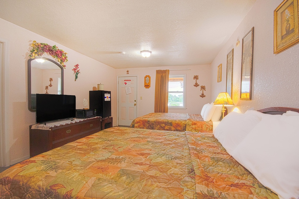 Sunflower Motel Hiawatha By OYO - photo 17