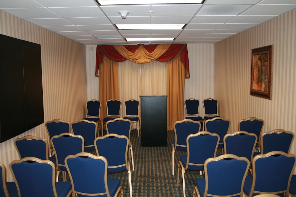 Hampton Inn & Suites Pittsburg CA - photo 107