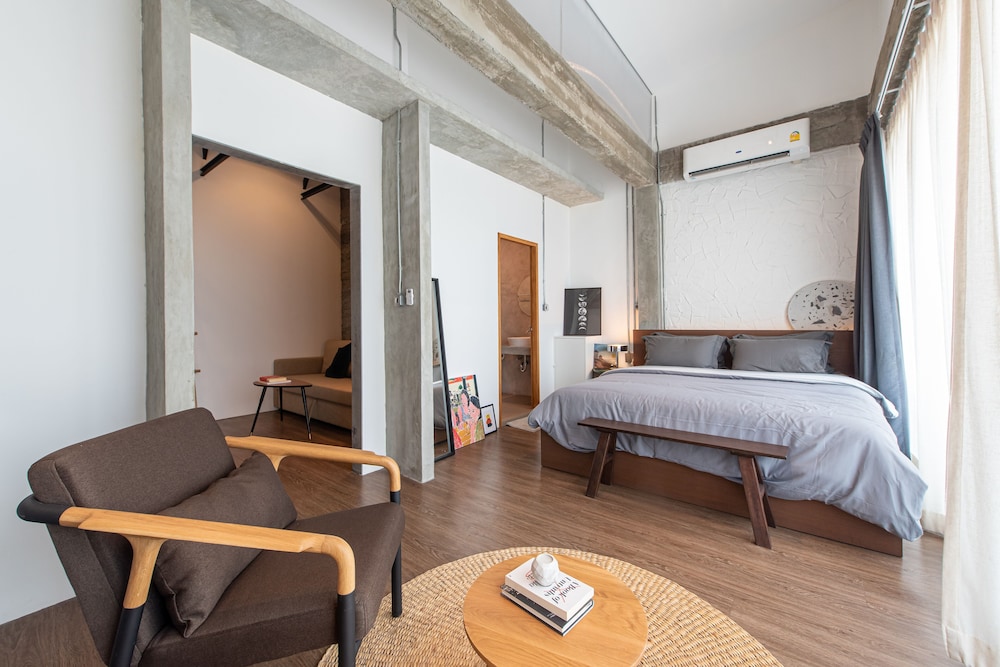 Work Inn Impact Muang Thong Thani in Pak Kret, Thailand