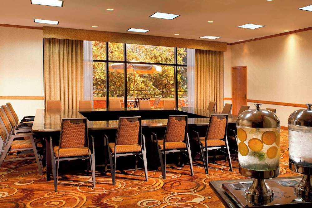 Sheraton Minneapolis West Hotel - photo 93