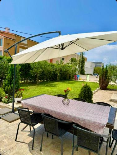 Apartment Baćo — 4-Star Luxury Hotel in Podstrana, Croatia