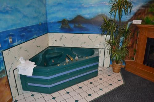Relax Inn Motel & Suites - photo 24