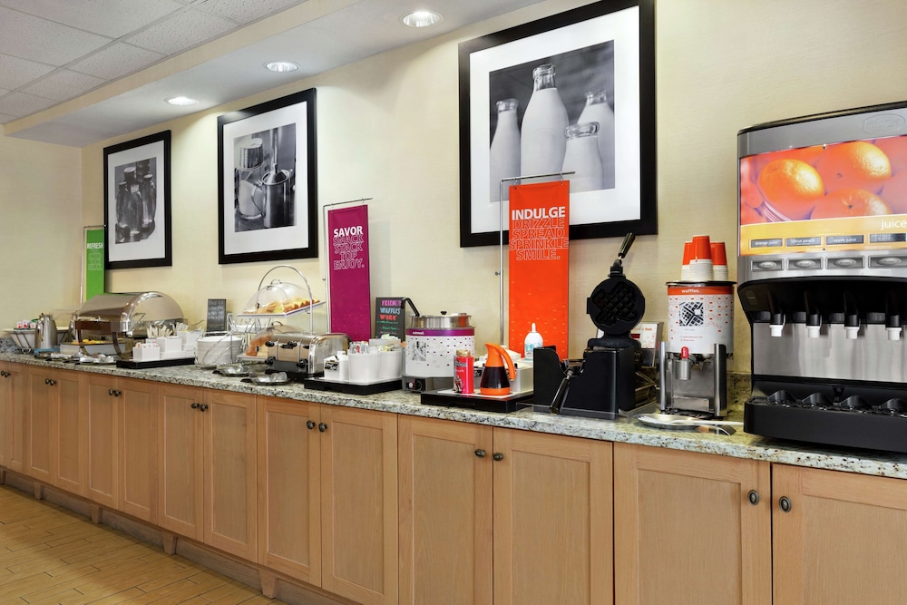 Hampton Inn Abilene - photo 24
