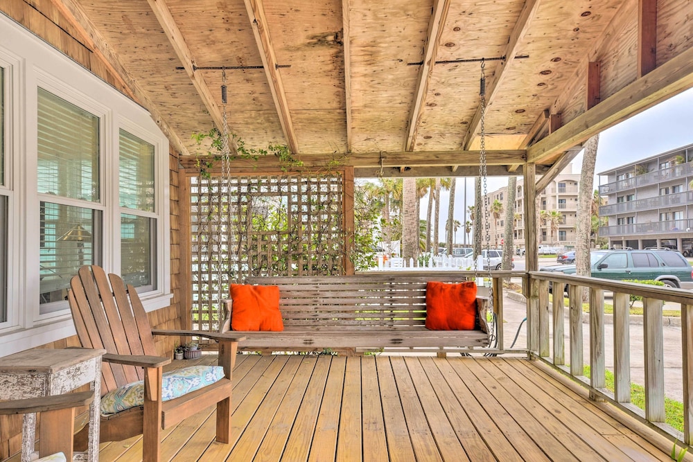 Modern Jacksonville Beach Retreat w Hot Tub — hotel in Jacksonville Beach