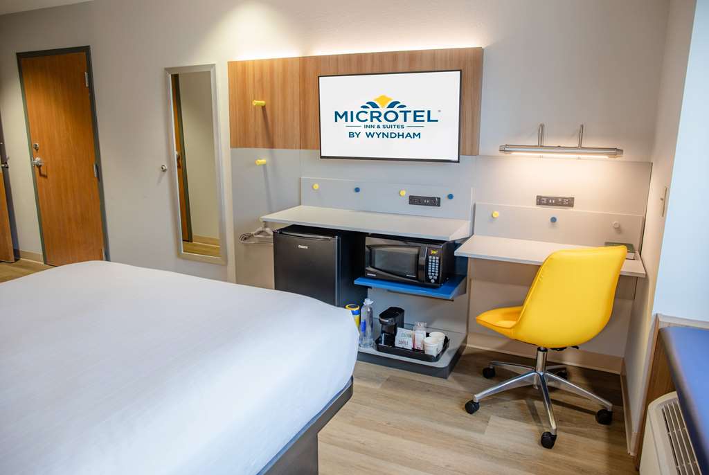 Microtel Inn & Suites by Wyndham Kingsland Naval Base I 95 - photo 27