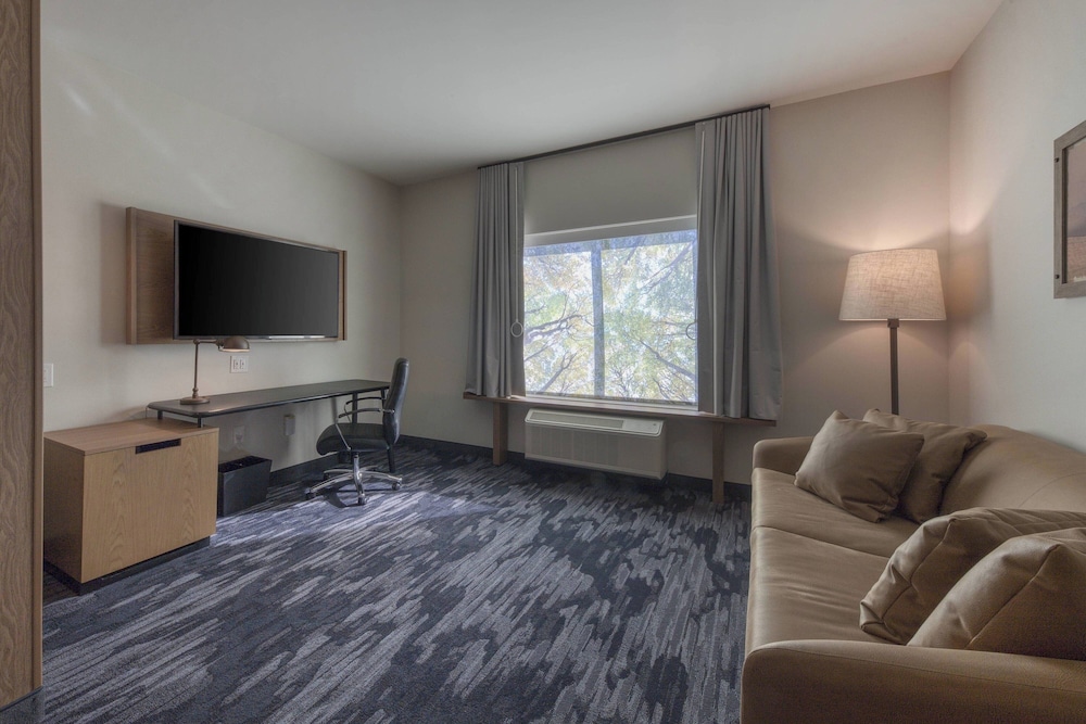 Fairfield Inn & Suites by Marriott Charlotte Belmont - photo 19