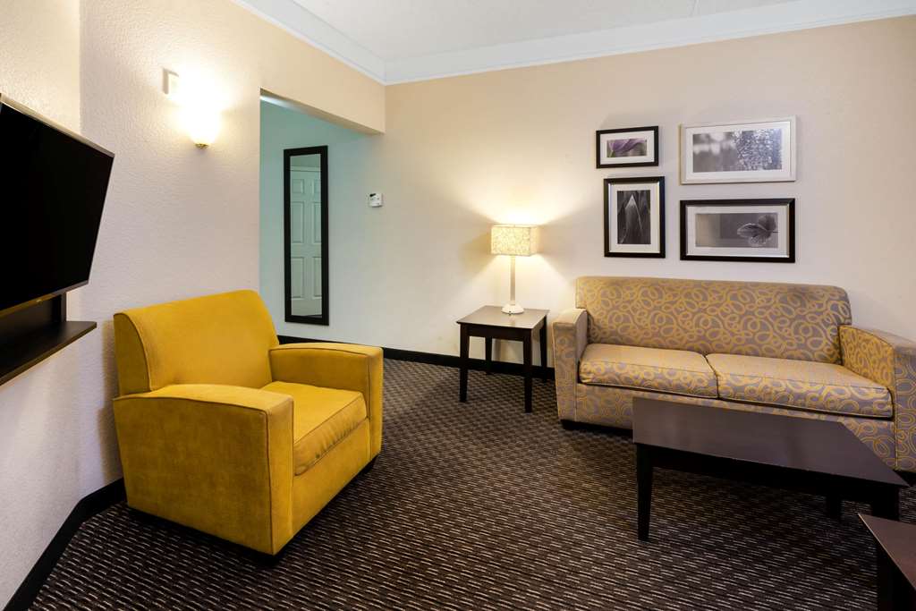 La Quinta Inn & Suites by Wyndham Mesa Superstition Springs - photo 31