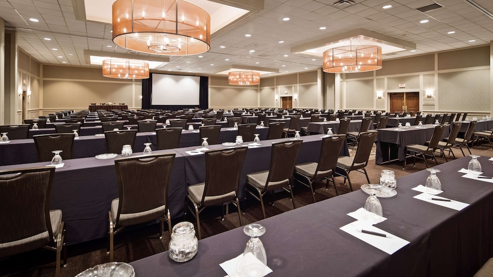 Best Western Premier The Central Hotel & Conference Center - photo 44