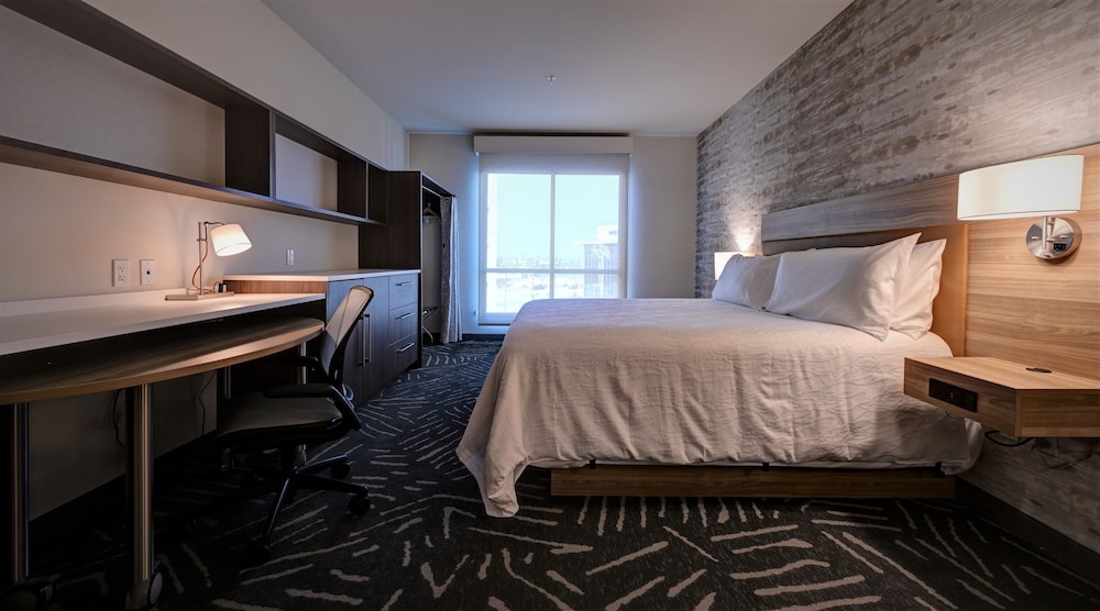 Home2Suites by Hilton Anaheim Resort - photo 9