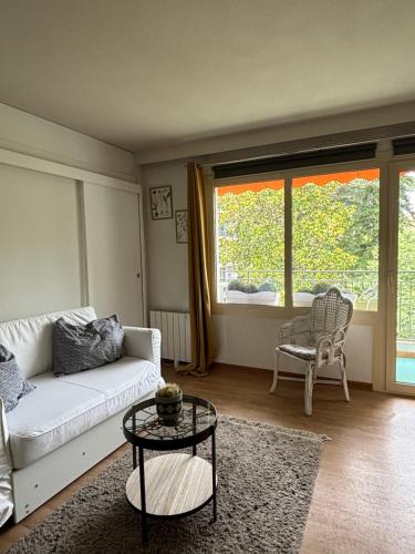 Suite La Grévusienne Proche des thermes et du Casino in Greoux-Les-Bains, France