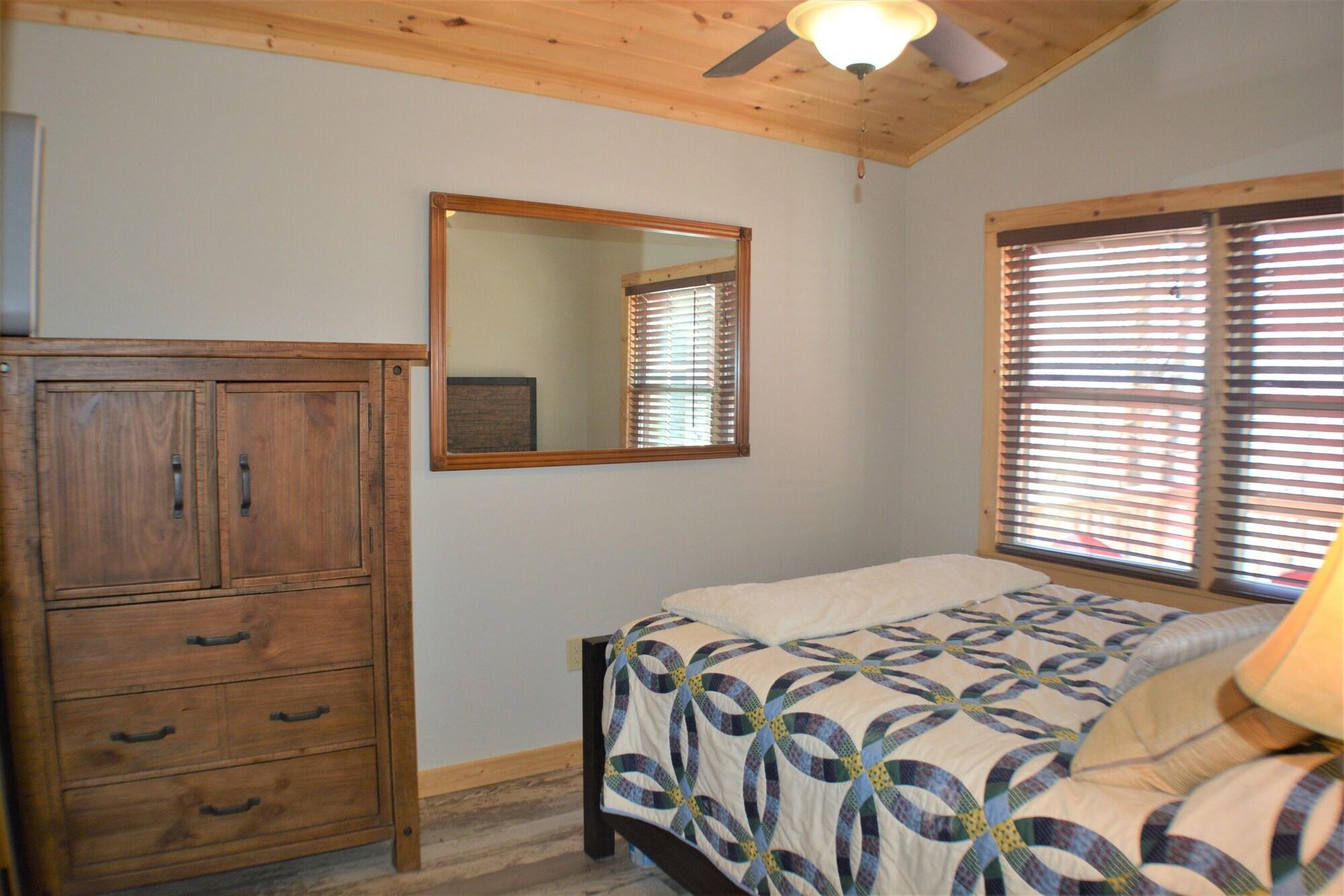 Cozy cabin with boosted Wi Fi — 4-Star Luxury Hotel in Banner Elk, United States