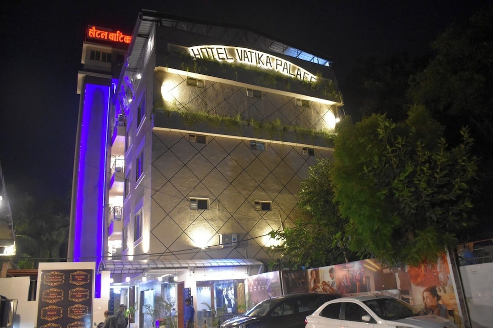 Hotel Vatika Palace Narmadapuram in Jagdalpur, India