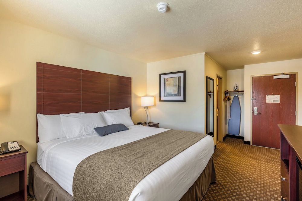 Cobblestone Inn & Suites Merrill - photo 23